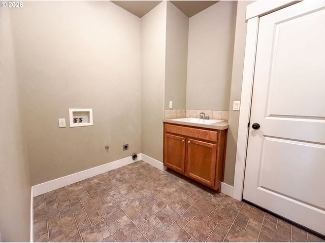 39570 WALL St, Sandy, OR 97055
