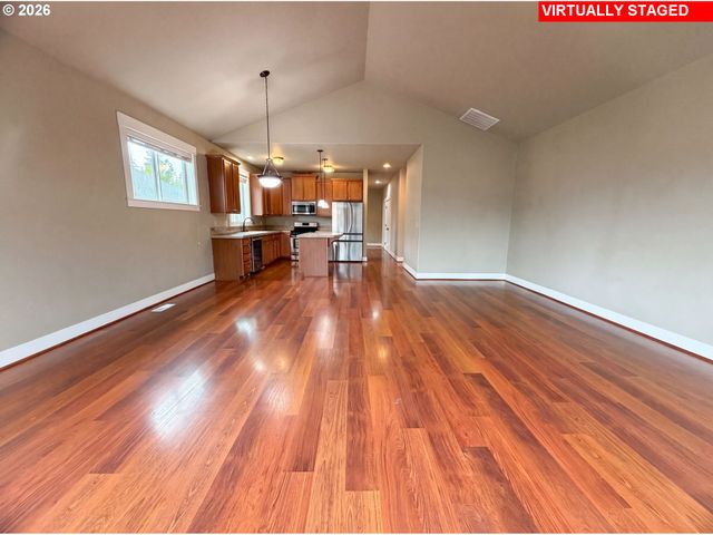 39570 WALL St, Sandy, OR 97055