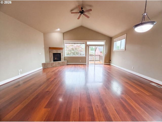 39570 WALL St, Sandy, OR 97055