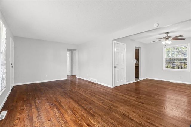 3300 N Chippewa Drive, Kansas City, MO 64116