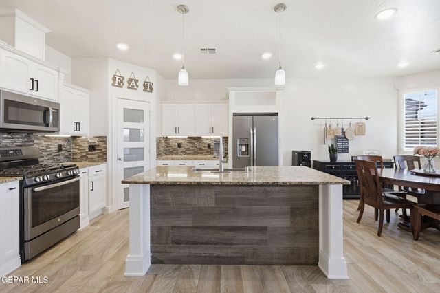 12516 BREEDER CUP Way, El Paso, TX 79928