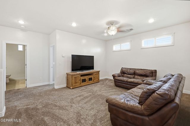 12516 BREEDER CUP Way, El Paso, TX 79928