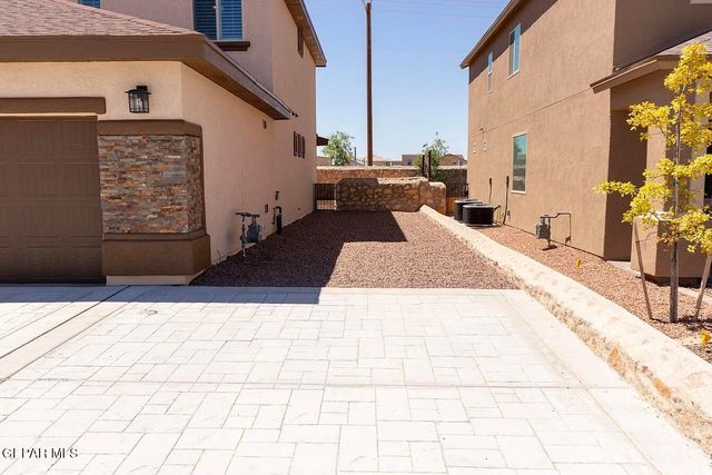 12516 BREEDER CUP Way, El Paso, TX 79928