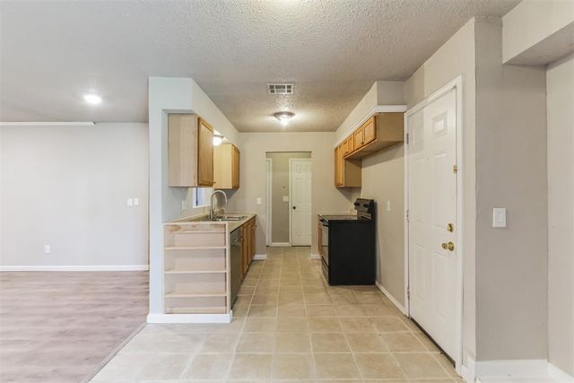 109 W Shadywood Drive, Midwest City, OK 73110