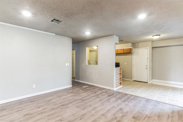 109 W Shadywood Drive, Midwest City, OK 73110
