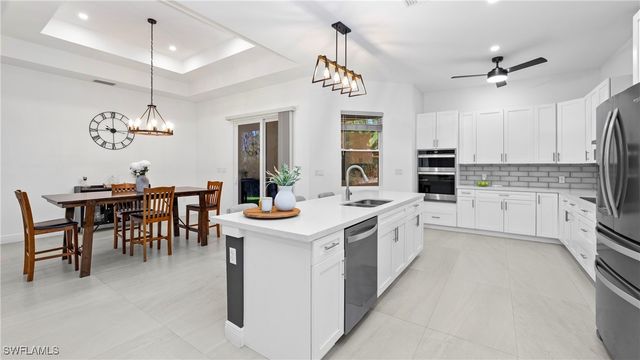 569 Desoto BLVD S, Naples, FL 34117