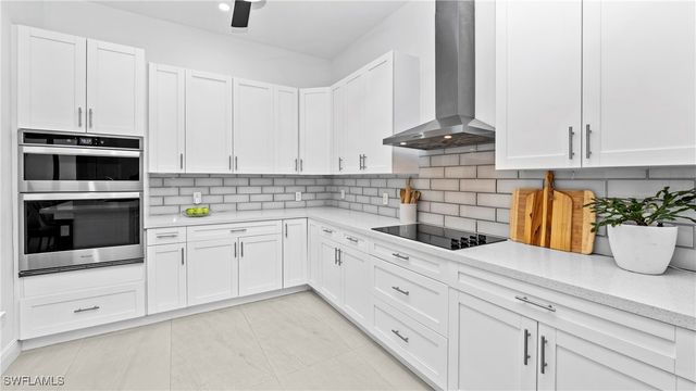 569 Desoto BLVD S, Naples, FL 34117