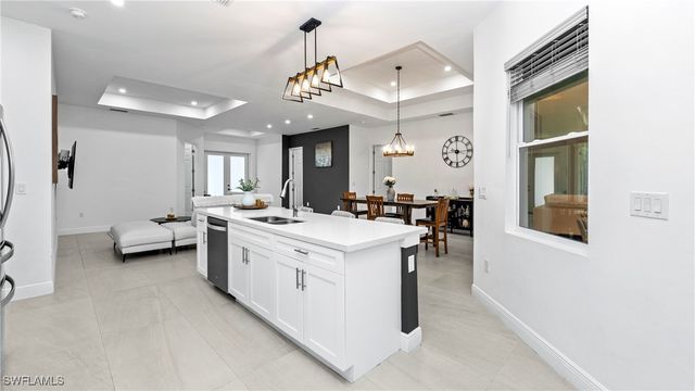 569 Desoto BLVD S, Naples, FL 34117