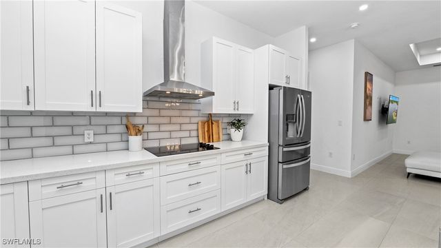 569 Desoto BLVD S, Naples, FL 34117