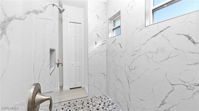 569 Desoto BLVD S, Naples, FL 34117