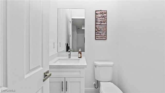 569 Desoto BLVD S, Naples, FL 34117