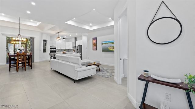 569 Desoto BLVD S, Naples, FL 34117