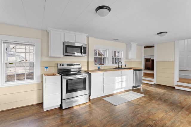 80 Lafayette Road, Hampton Falls, NH 03844