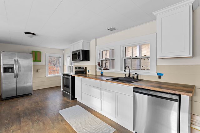 80 Lafayette Road, Hampton Falls, NH 03844