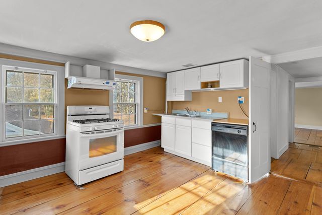 80 Lafayette Road, Hampton Falls, NH 03844