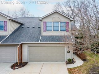 282 Stratford Lane, Orion Charter Township, MI 48360