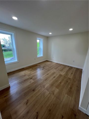 3907 Mcwhinney St, Munhall, PA 15120