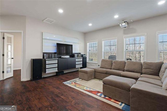 9240 Hollywood Drive, Gainesville, GA 30506