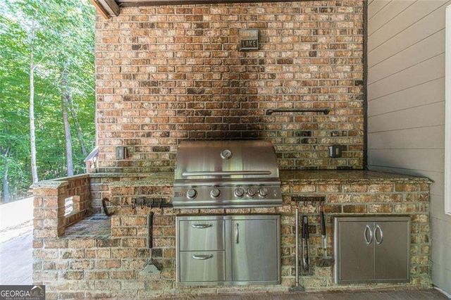 9240 Hollywood Drive, Gainesville, GA 30506