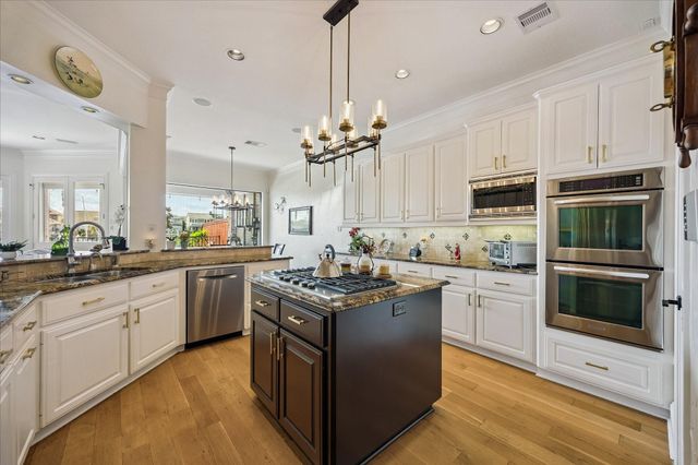 631 Northport Lane, League City, TX 77565