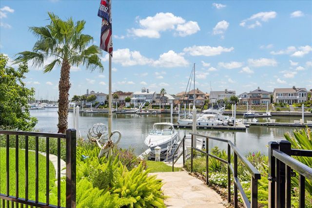 631 Northport Lane, League City, TX 77565