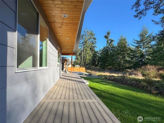 1413 Discovery Loop, Port Angeles, WA 98363