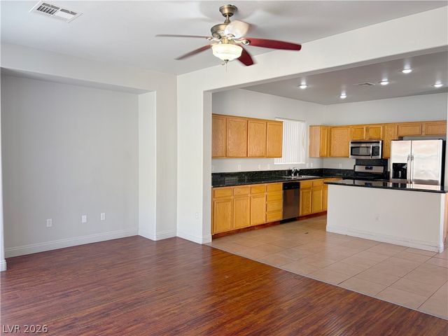 7796 Somerhill Point Way, Las Vegas, NV 89139