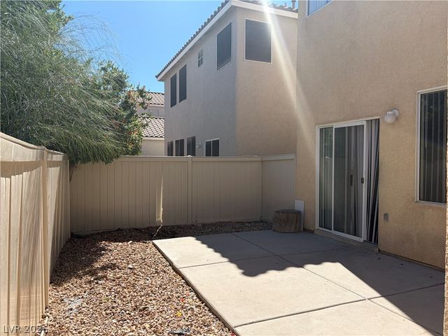 7796 Somerhill Point Way, Las Vegas, NV 89139
