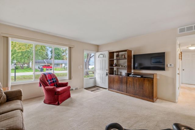 39370 Long Street, Harrison Twp, MI 48045