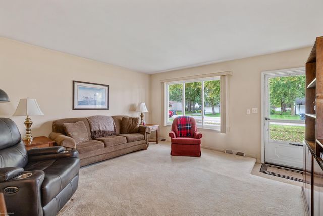 39370 Long Street, Harrison Twp, MI 48045