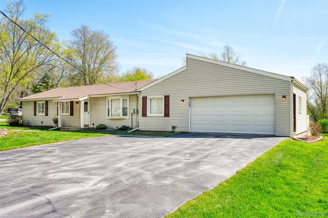 11891 Post Lane, Green Oak Township, MI 48178