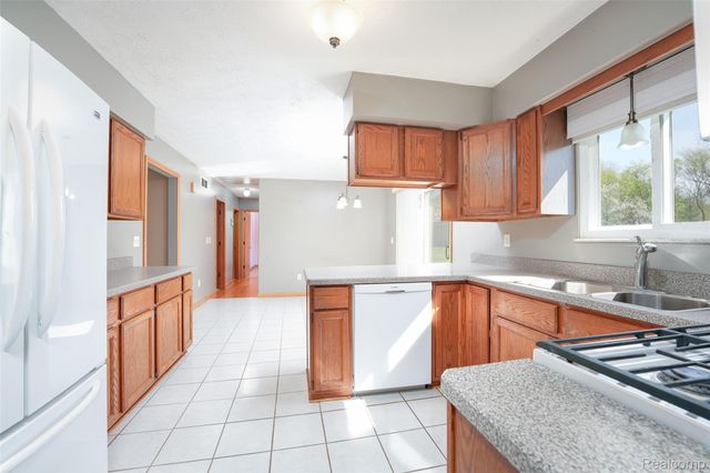 11891 Post Lane, Green Oak Township, MI 48178