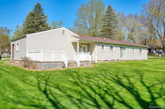 11891 Post Lane, Green Oak Township, MI 48178