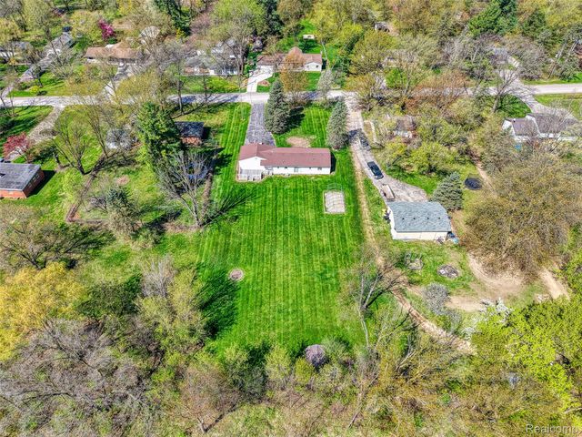 11891 Post Lane, Green Oak Township, MI 48178