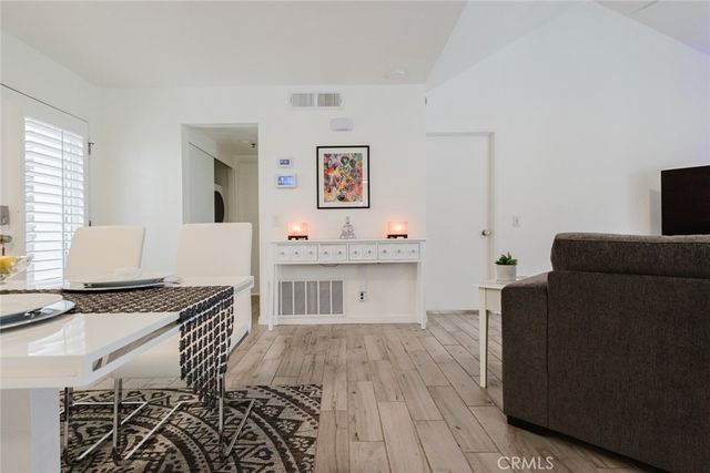 2700 Lawrence Crossley Road 37, Palm Springs, CA 92264