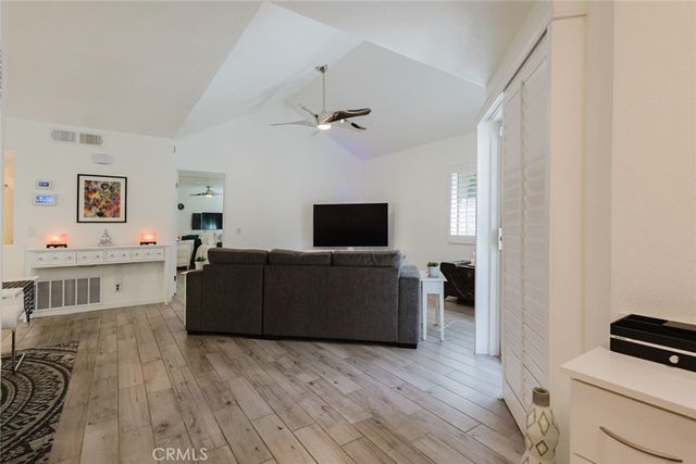 2700 Lawrence Crossley Road 37, Palm Springs, CA 92264
