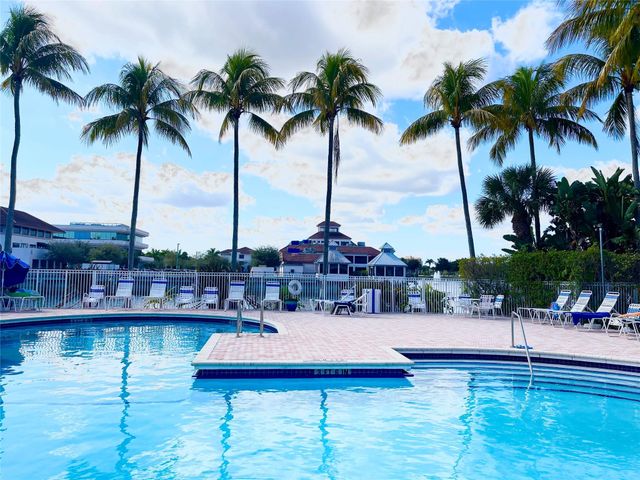 6711 Via Regina, Boca Raton, FL 33433