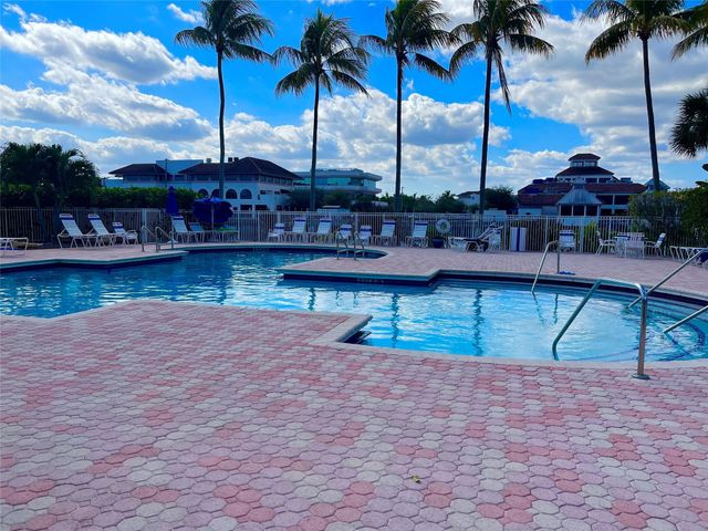 6711 Via Regina, Boca Raton, FL 33433