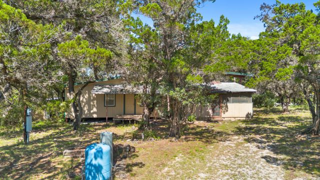 190 PRIVATE ROAD 275, Mico, TX 78056