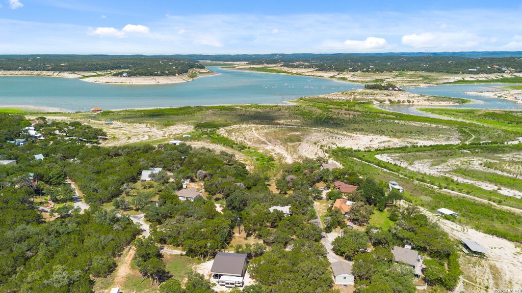 190 PRIVATE ROAD 275, Mico, TX 78056