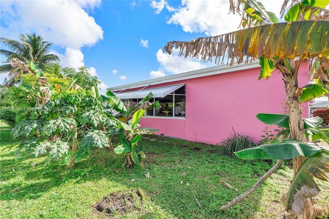 5011 NW 51st St, Tamarac, FL 33319