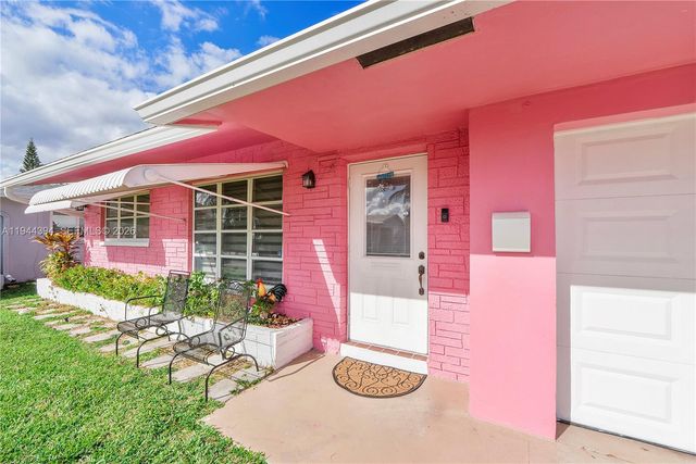 5011 NW 51st St, Tamarac, FL 33319