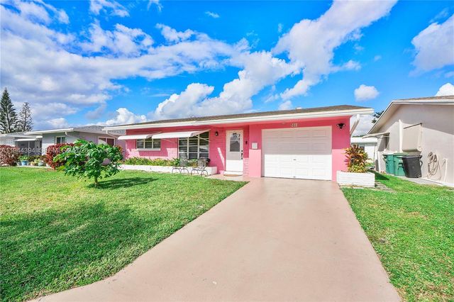 5011 NW 51st St, Tamarac, FL 33319