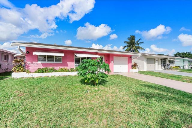 5011 NW 51st St, Tamarac, FL 33319