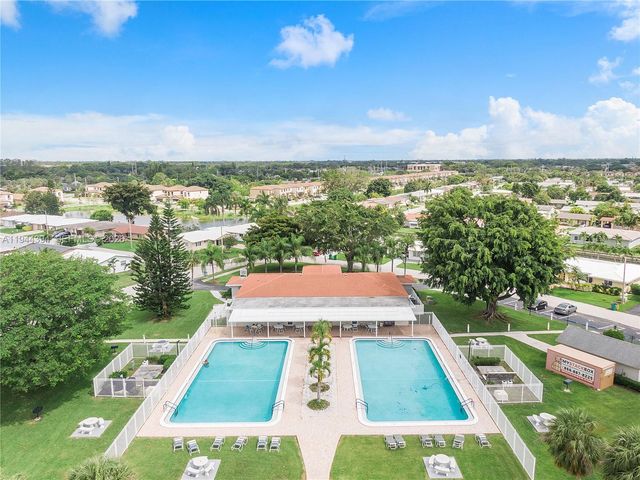 5011 NW 51st St, Tamarac, FL 33319