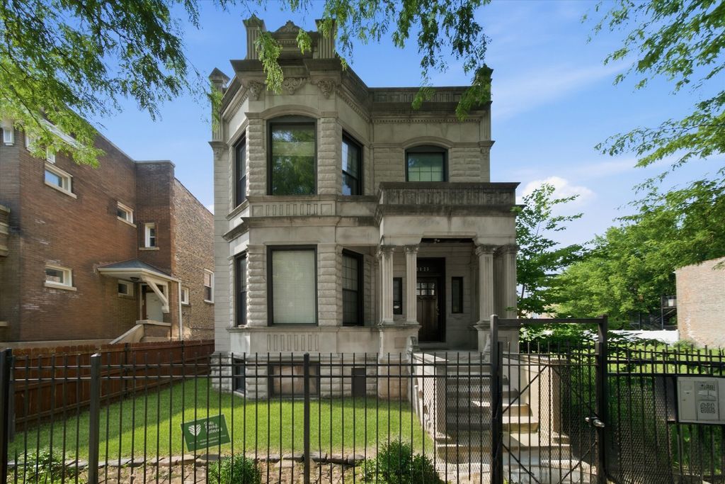 3825 W ADAMS Street, Chicago, IL 60624