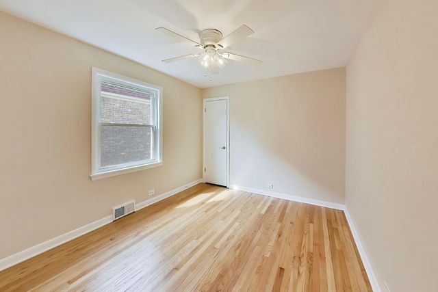 5921 N Melvina Avenue, Chicago, IL 60646