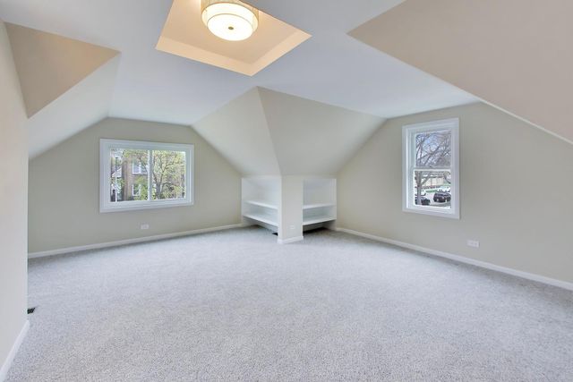 5921 N Melvina Avenue, Chicago, IL 60646