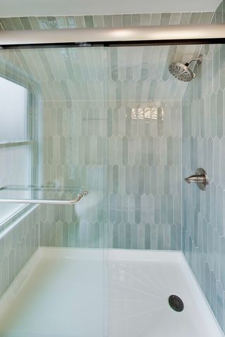 5921 N Melvina Avenue, Chicago, IL 60646