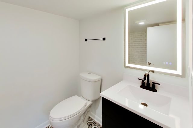 5921 N Melvina Avenue, Chicago, IL 60646